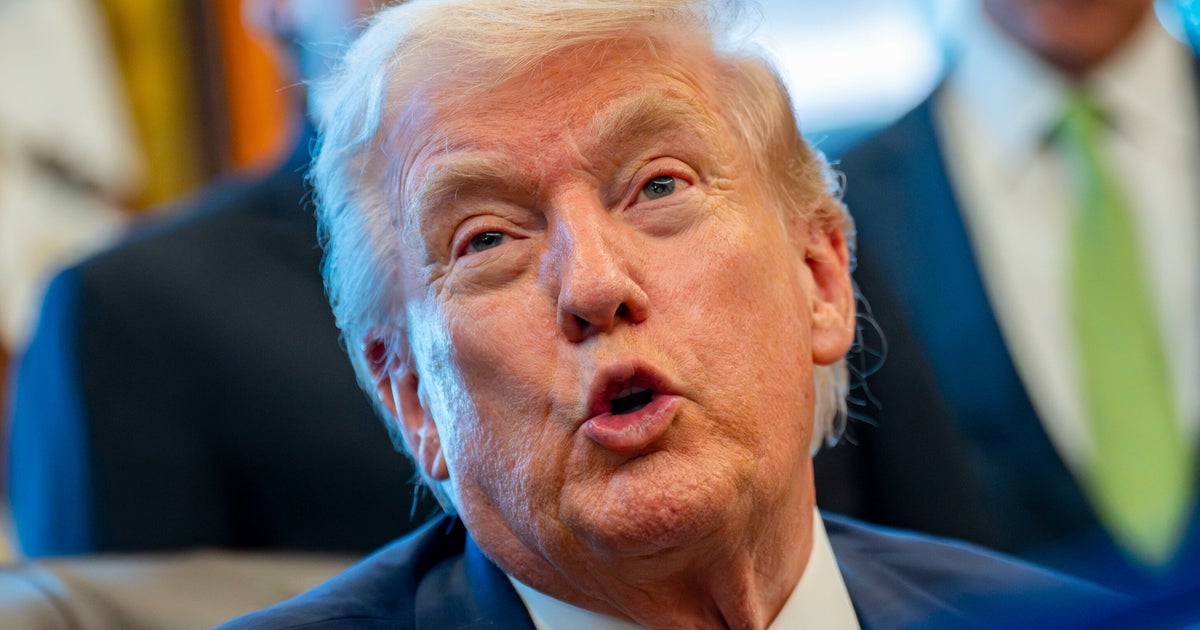 Authoritarianism Expert Says Trump Is Doing The Exact Thing That Never Ends Well Authoritarianism Expert Says Trump Is Doing The Exact Thing That Never Ends Well