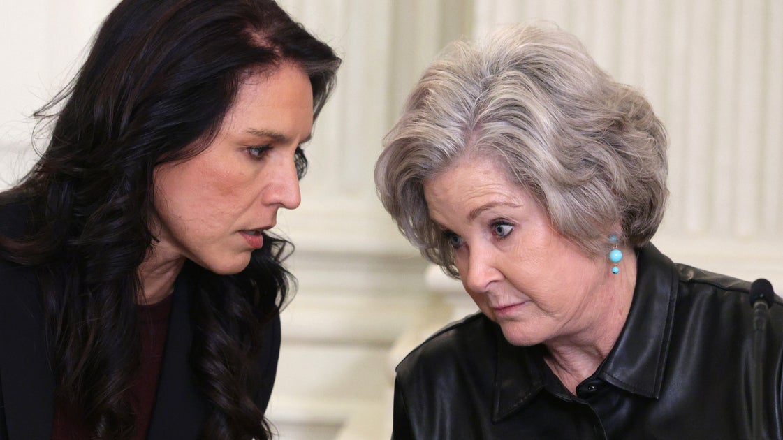 Sen. Warner Calls For Tulsi Gabbard To Testify Before Senate Intelligence Committee