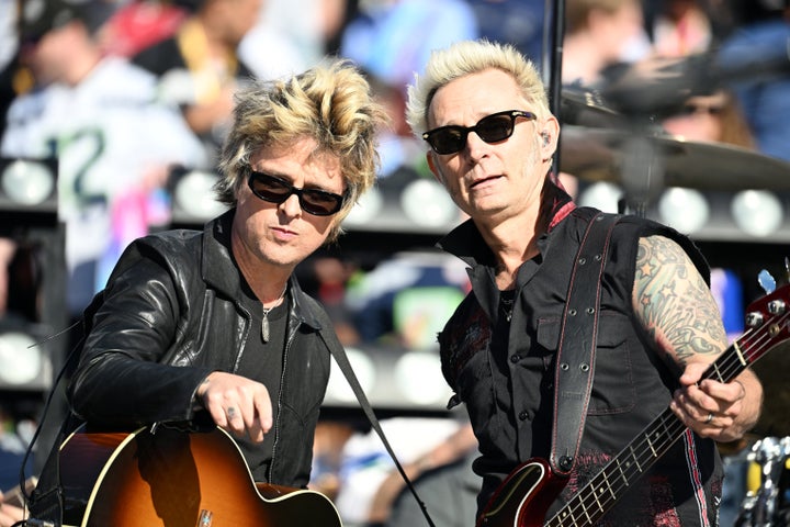 Billie Joe Armstrong et Mike Dirnt de Green Day au Super Bowl LX