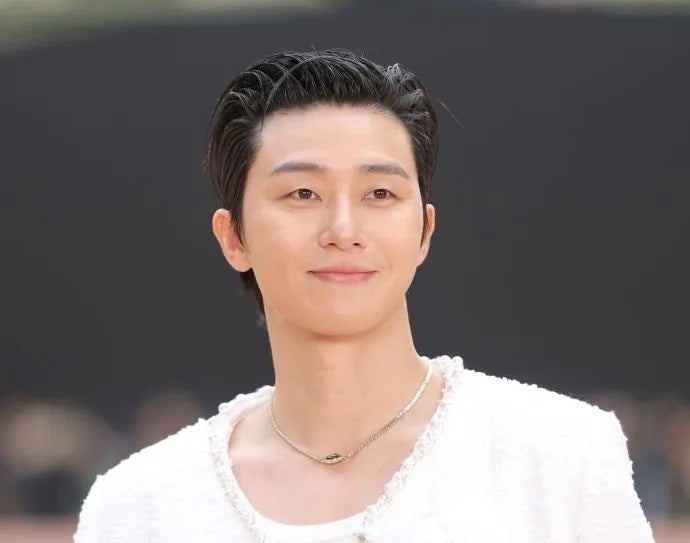 パク・ソジュンが自撮りツーショット公開、大阪出身アーティストと→「わぁー」「楽しそう！」の声