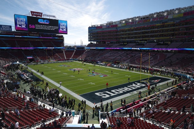 「アメリカ最大」のスポーツイベントでは、フードも最大級だった...。