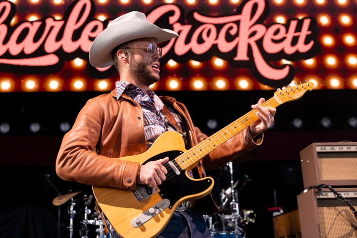 Country star says his fellow musicians should take notes after Bad Bunny 2 Crockett's 2025 album,