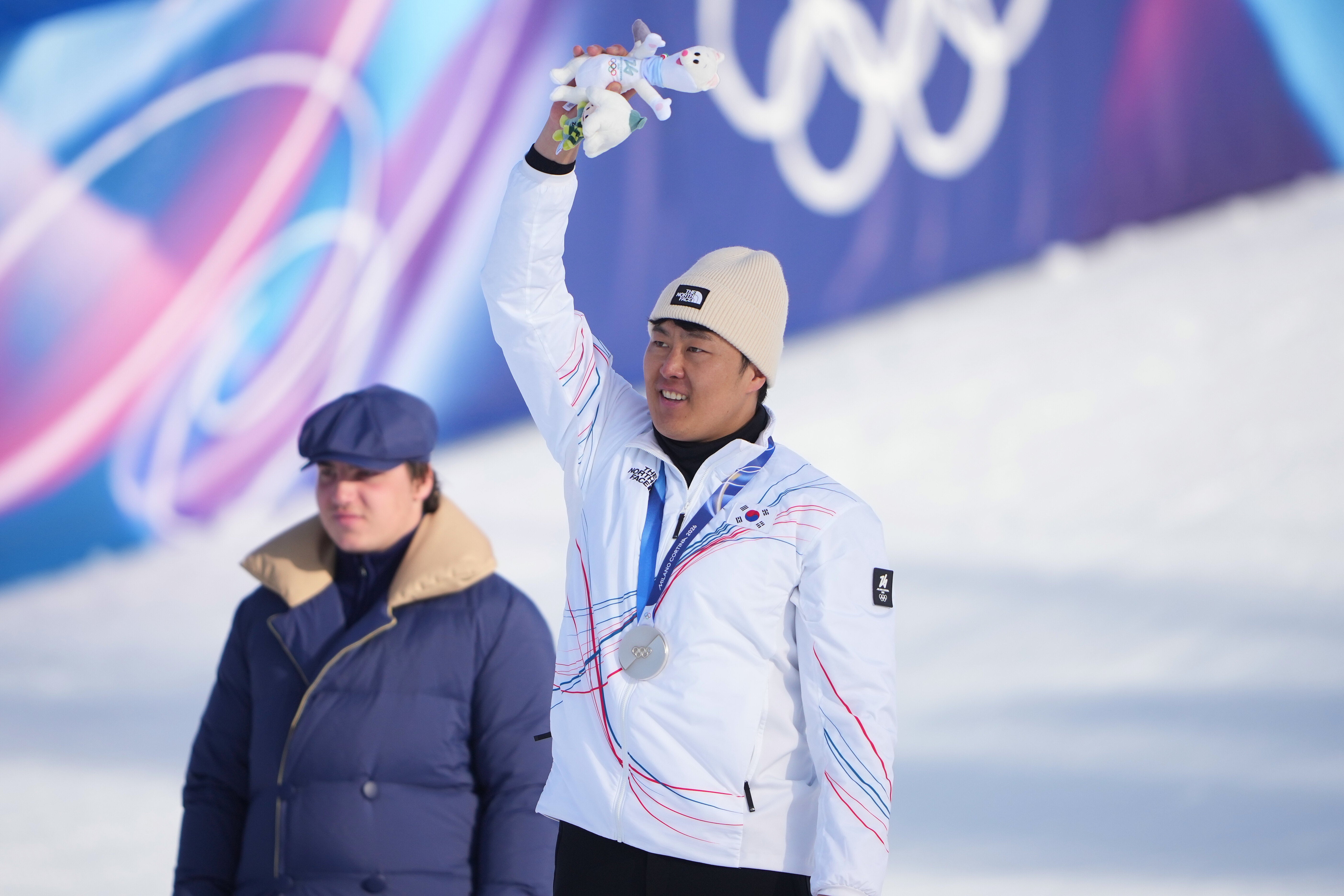 悲願のメダル獲得の韓国五輪選手、妻に涙のビデオ通話→「朝から泣いた」「感動」「おめでとう」との声