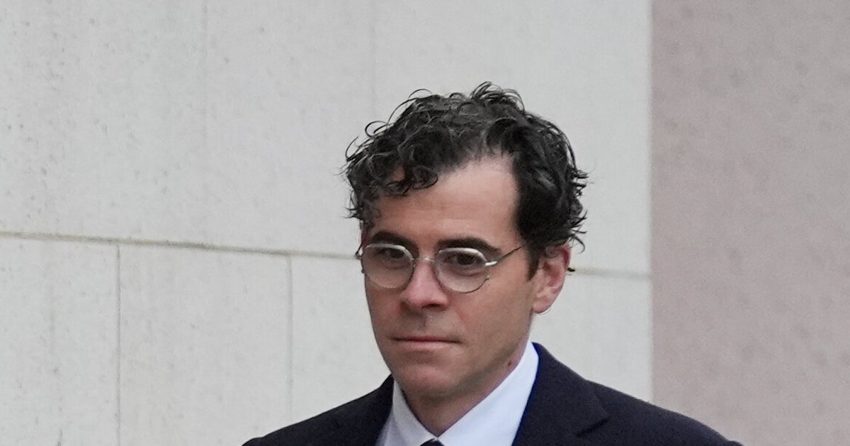 Instagram Chief Doesn't Think People Get Clinically Addicted To Social Media - HuffPost by Kaitlyn Huamani, Barbara Ortutay