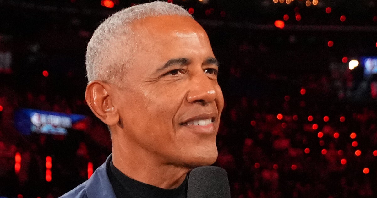 Barack Obama Accidentally Steals The Show With Unexpected NBA All-Star Game Moment Barack Obama Accidentally Steals The Show With Unexpected NBA All-Star Game Moment