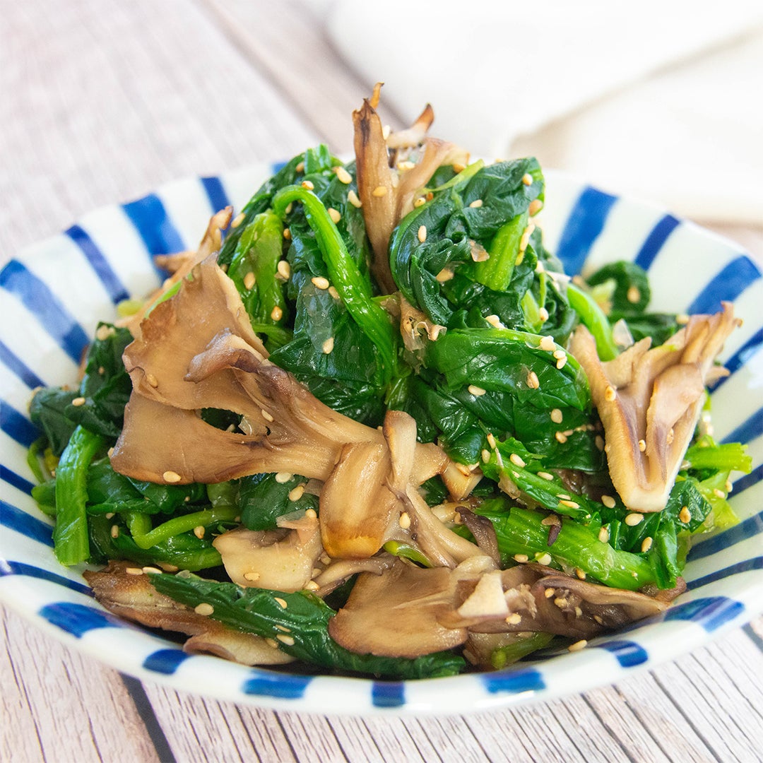 ほうれん草、まだおひたしにしてるの？コスパ良しで栄養満点、箸が止まらない！まいたけのめんつゆ和え