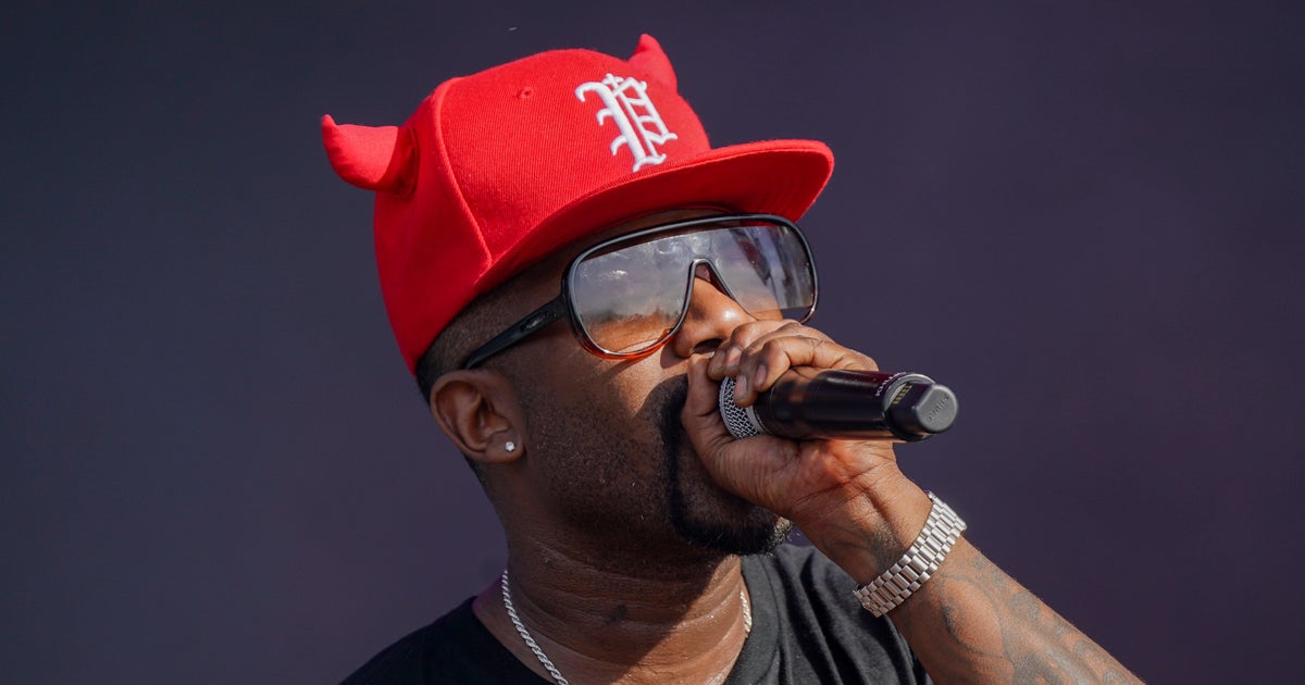 R&B Singer Ray J Appears To Bleed From The Eyes During Live Concert