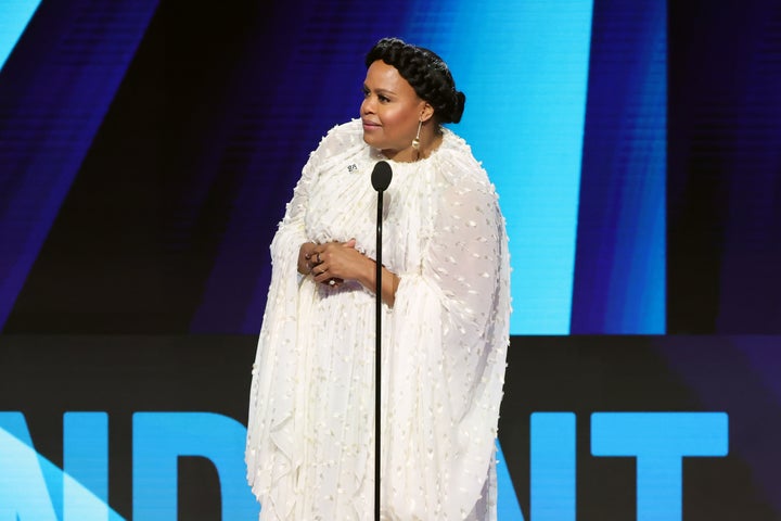 Natasha Rothwell received cheers and applause Sunday for her brief comments about ICE.