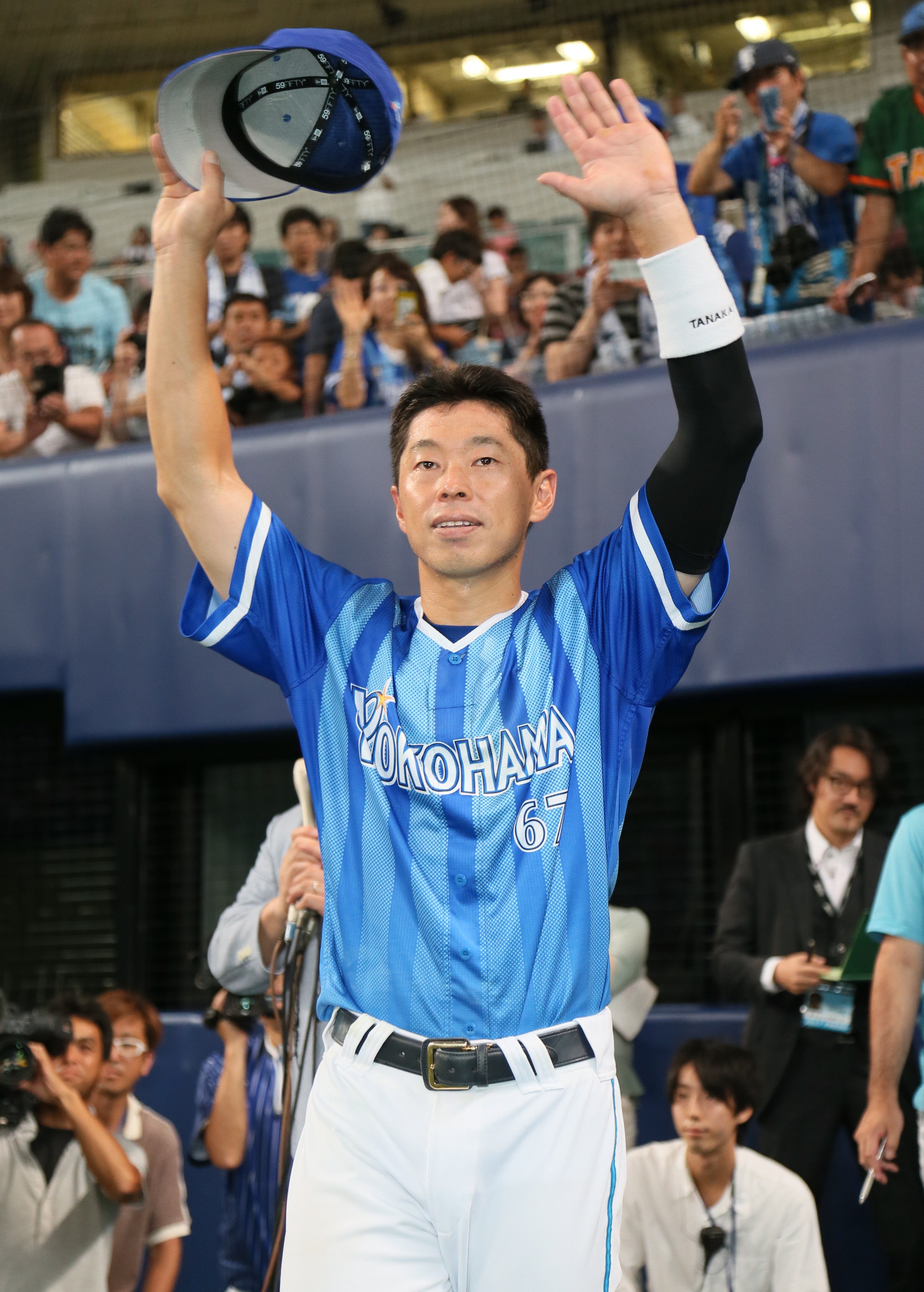 DeNA田中浩康コーチ、沖縄・宜野湾キャンプで“ピリ辛ラーメン”を堪能 三浦前監督も絶賛した「奈良の味」