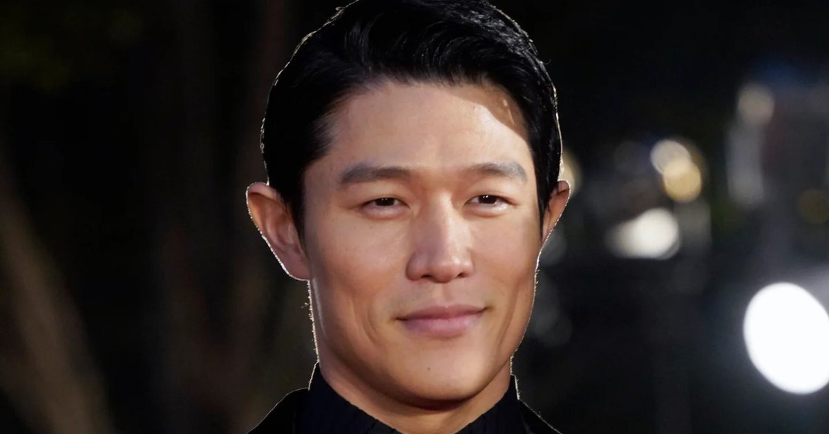 鈴木亮平、『シティーハンター2』撮了の“ゆで卵動画”に反響⇨爽やか笑顔に「楽しそう」「むき方がとても丁寧」