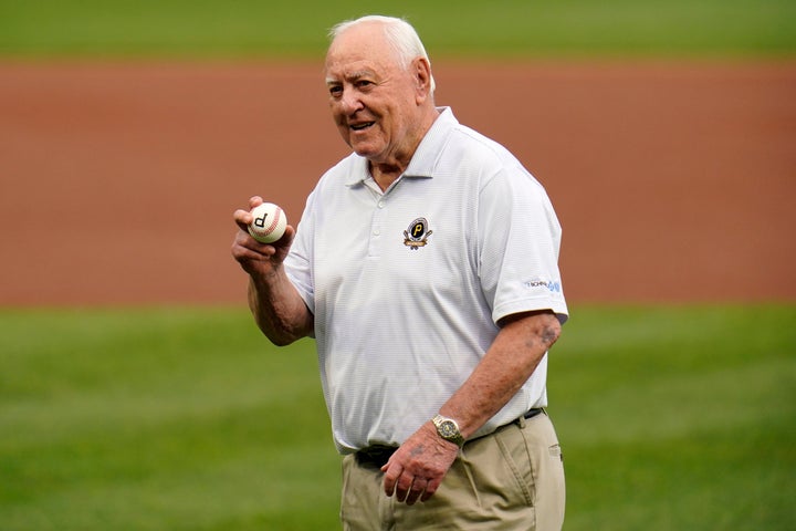 Mazeroski will throw out the ceremonial first pitch at a 2022 game.