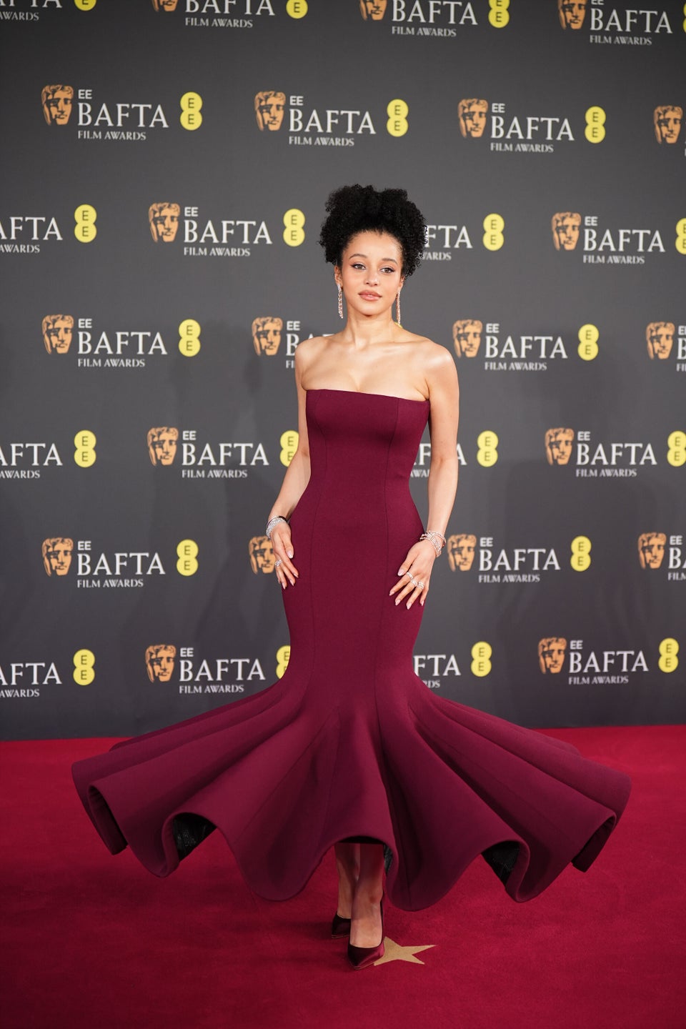 Glitz and glamor at the BAFTA Film Awards 2026: photos