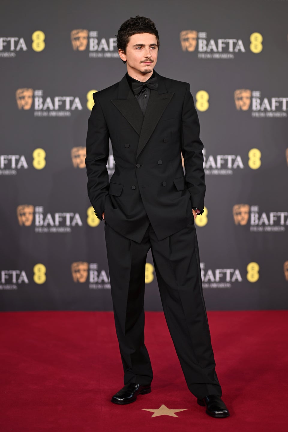 Glitz and glamor at the BAFTA Film Awards 2026: photos