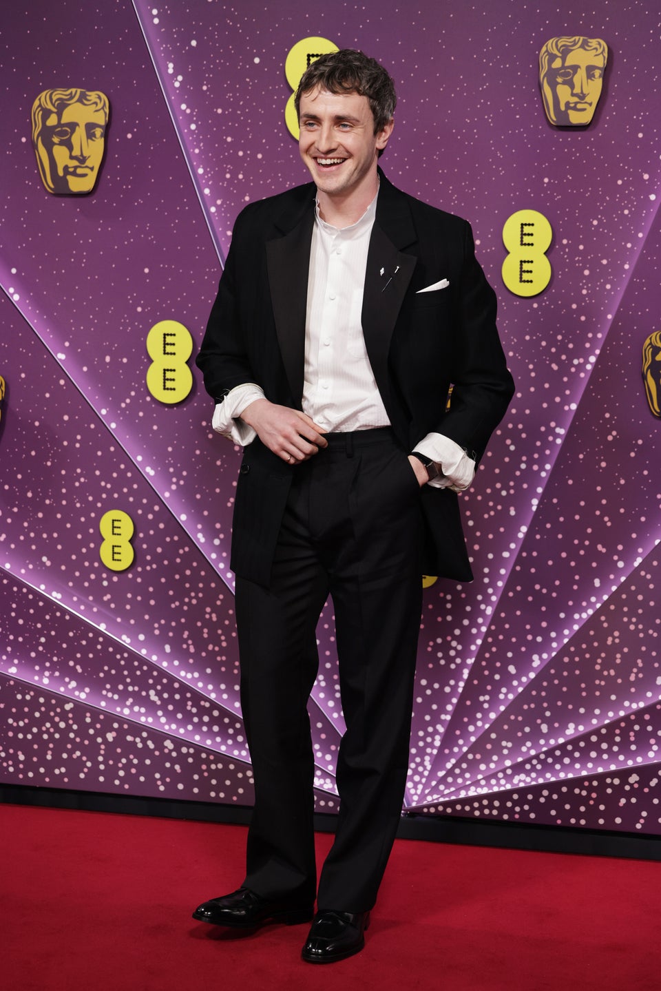 Glitz and glamor at the BAFTA Film Awards 2026: photos