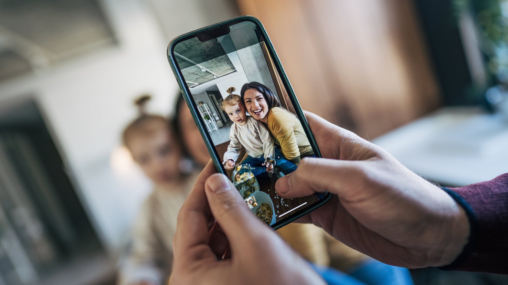 Privacy Experts Warn: Think Twice Before Granting Apps Full Camera Roll Access