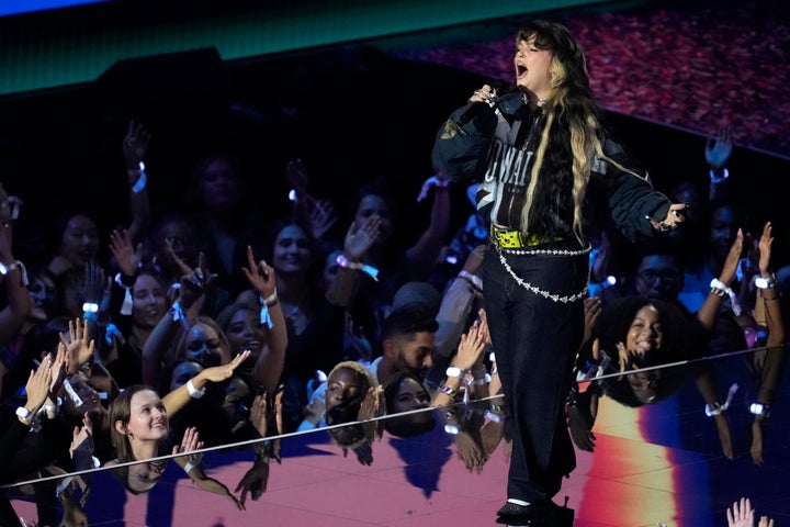 Lola Young on stage at last year's VMAs