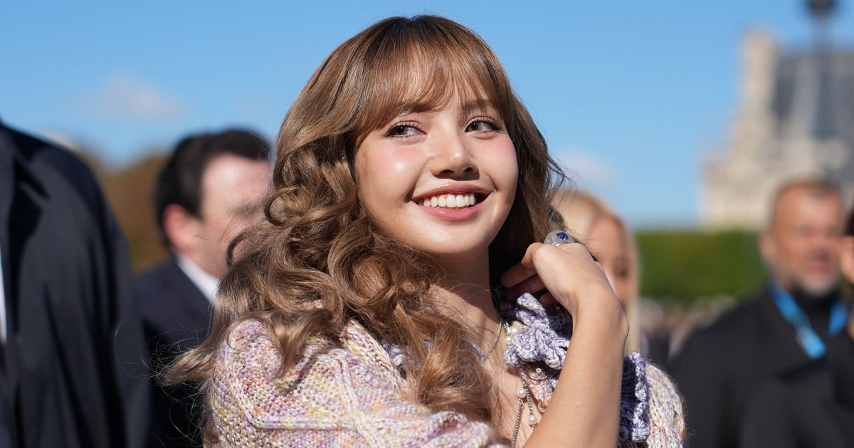 BLACKPINK・リサが来日⇨東京で油そば、和牛カレーを楽しむ姿に「いたんだ！」「会いたい」の声