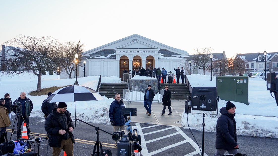 Clinton Deposition Grinds To Halt Because Lauren Boebert Cannot Follow Basic Instructions