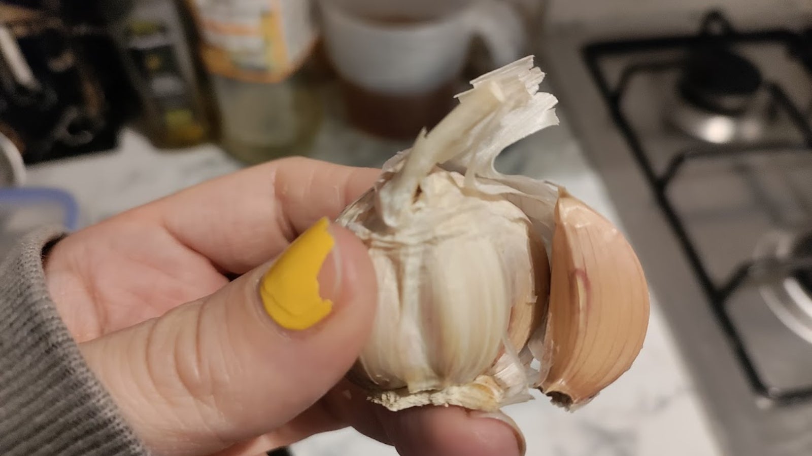 Aglio In Camicia: The Italian Secret To 'Sweet And Smoky' Garlic Flavour