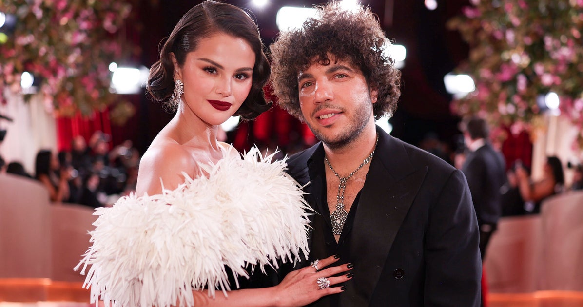 Selena Gomez Kisses Benny Blanco's Foot On Camera And The Internet Cannot Cope