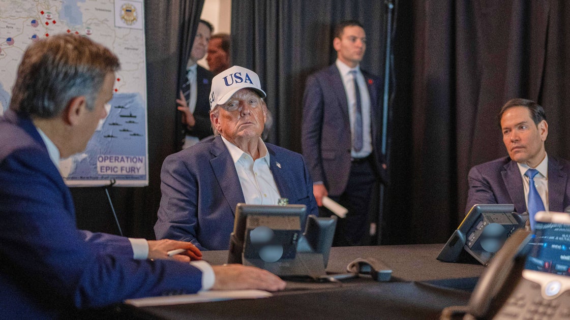 Britisches Magazin verspottet Trumps Foto aus dem Iran-Krisenstab auf ...