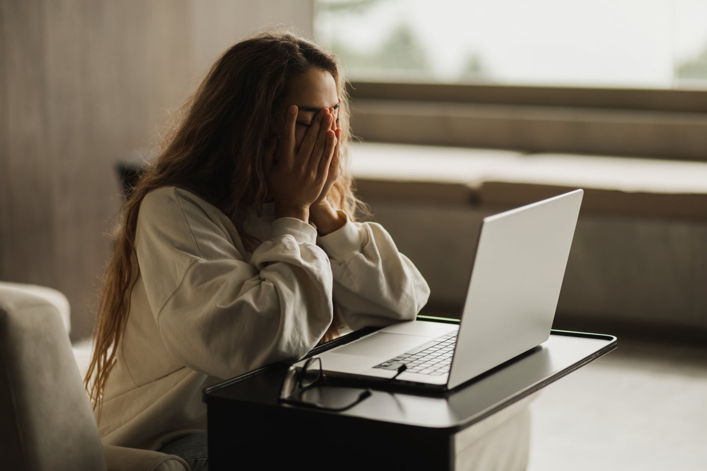 Low-Level Stress: What It Is And How It Affects Your Body | HuffPost Life