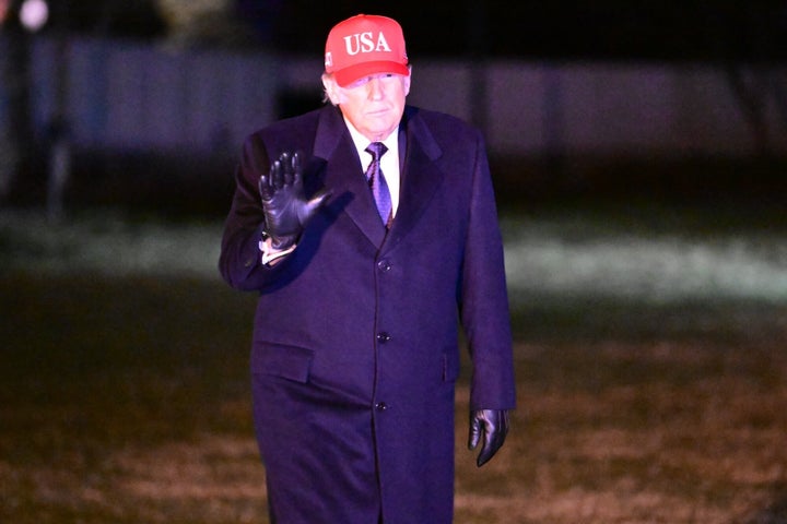 Different contexts can make this look feel more or less appropriate, experts say.