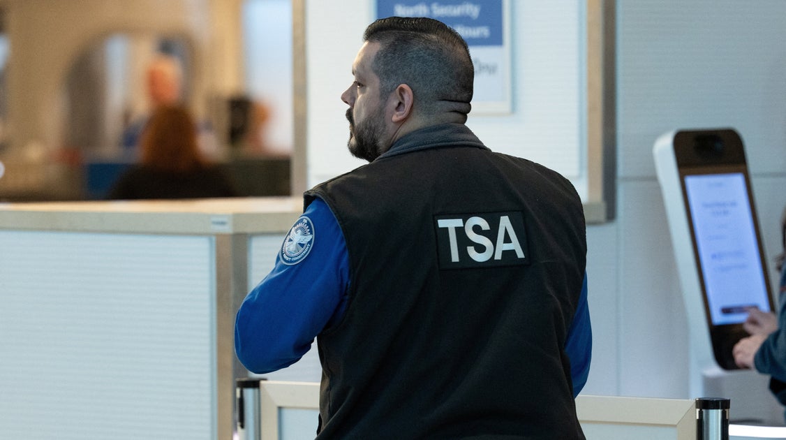 TSA Agents Who Call Out Sick During Shutdown Need Doctor's Note - HuffPost by Labor Reporter