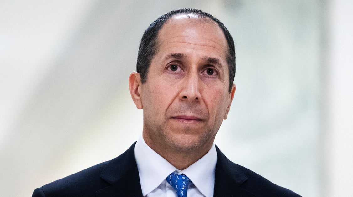 Epstein’s Longtime Accountant Claims He Didn’t Know 'Nature' Of Abuse In House Testimony - HuffPost