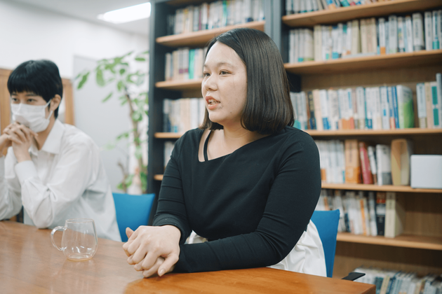 「私は、生まれながらのフェミニストだったんだと思う」と話す原告の梶谷風音さん