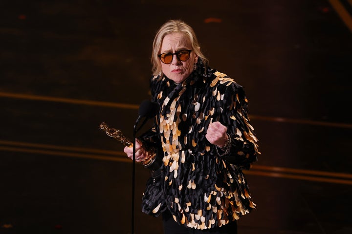 Amy Madigan accepts the award for Best Supporting Actress for 