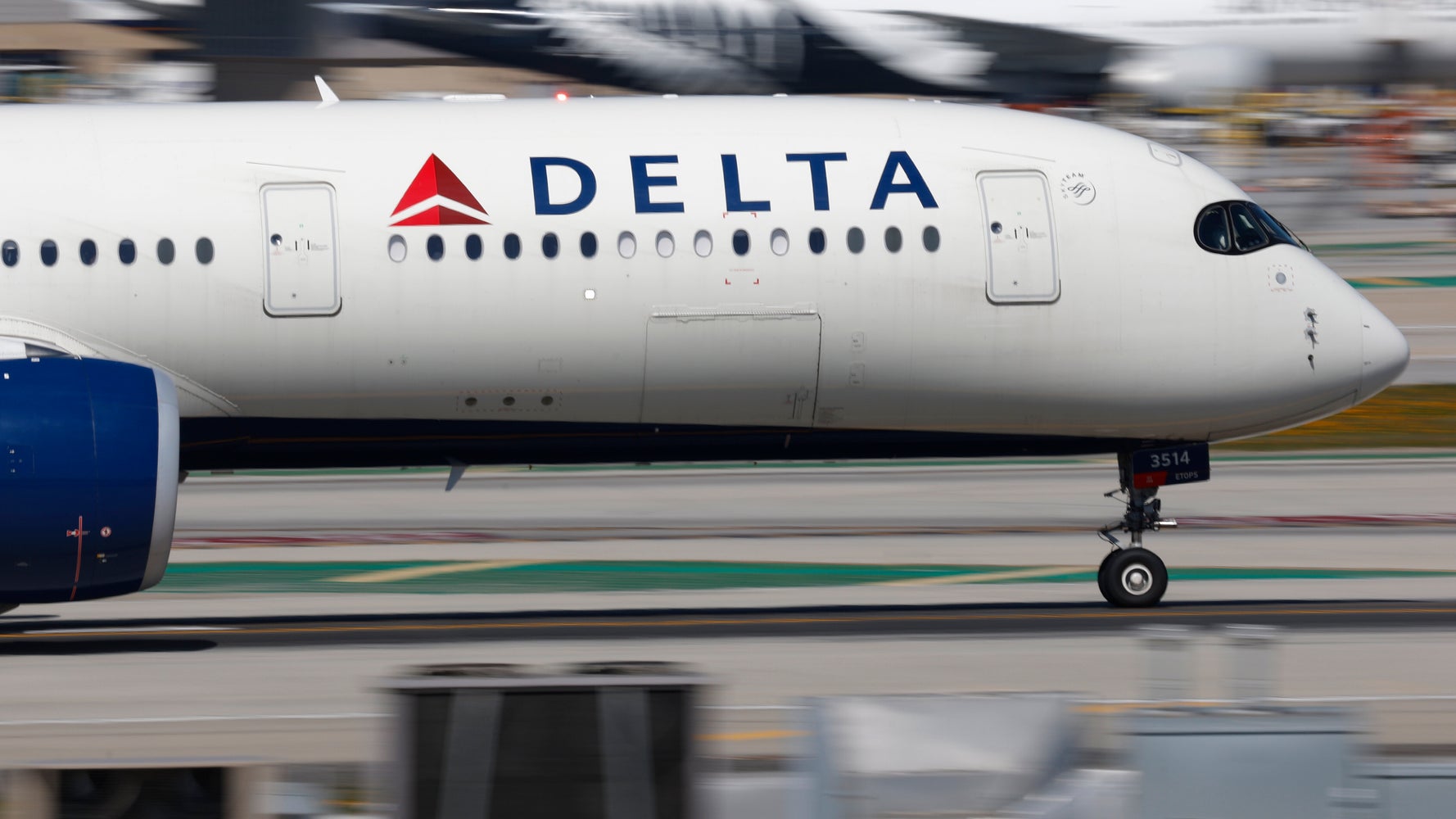 Global Airlines Warn of Soaring Costs and Route Cuts Amid Fuel Price Surge