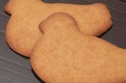 鳩サブレーに「小田急ロマンスカー」限定缶が登場。鉄道好きにはたまらないデザイン！販売はいつから？