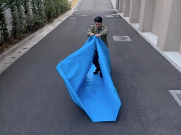 ブルーシートをうまく畳む方法