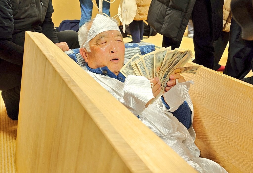 「三途の川の渡し賃」を数える“死者”⇨江戸時代から続く、秩父の祭りでの一幕に「ホクホク顔」「ええ顔しとる」