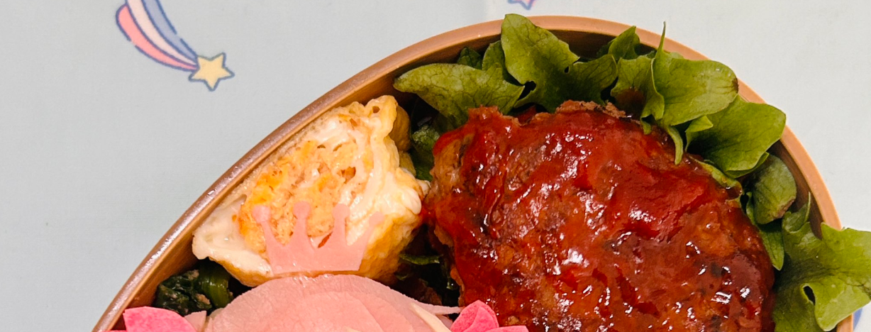 “ローソンの限定ファイル”から大人気アニメのキャラ弁を作ったら⇨「感動」「ハイクオリティが過ぎる」とコメント殺到