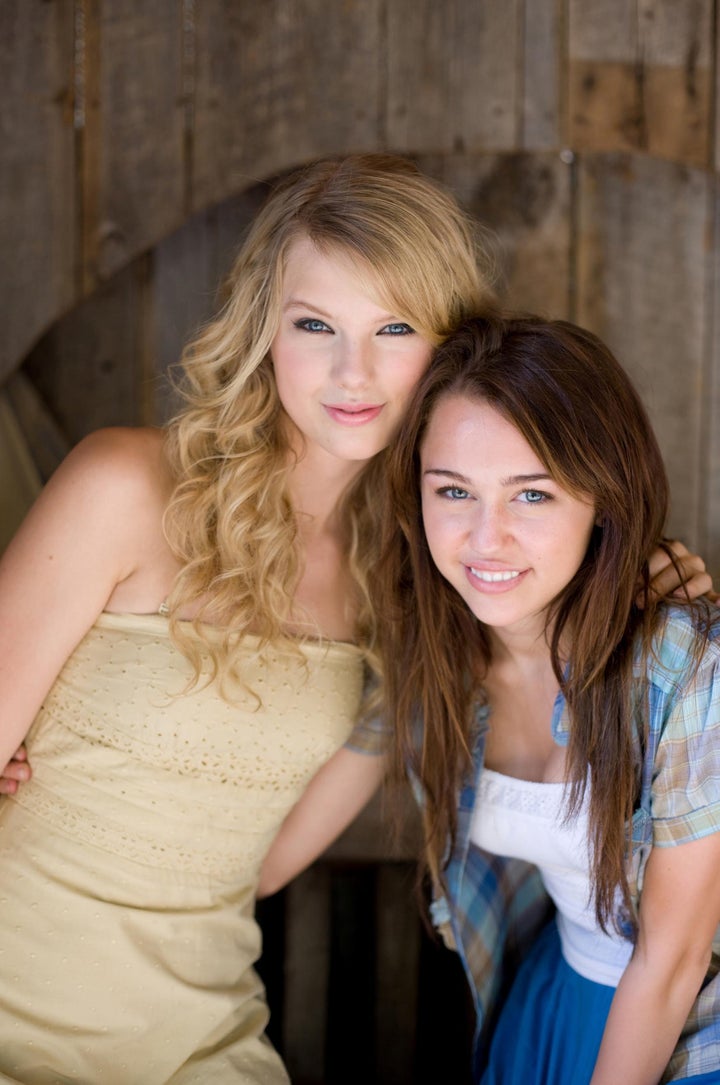 Taylor Swift and Miley Cyrus on the set of Hannah Montana: The Movie