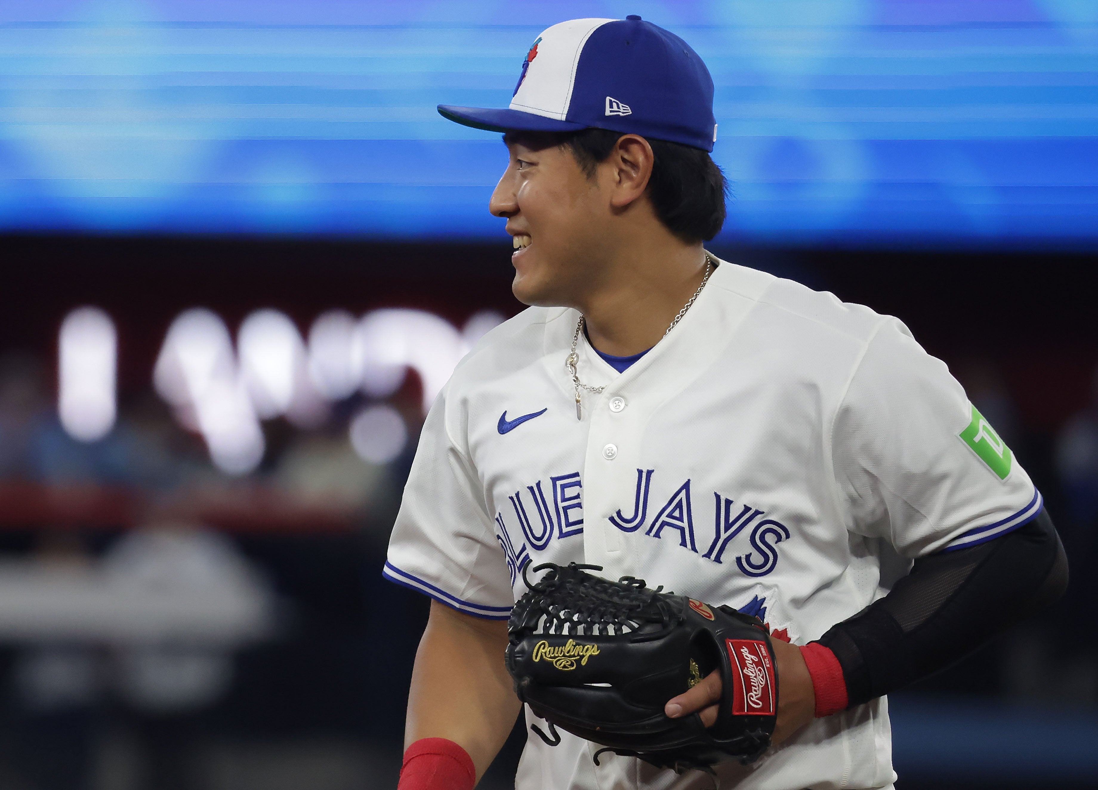 岡本和真に翼が生えてる？奇跡の1枚をブルージェイズ公式が投稿。「翼を背負った和真」「神すぎる」