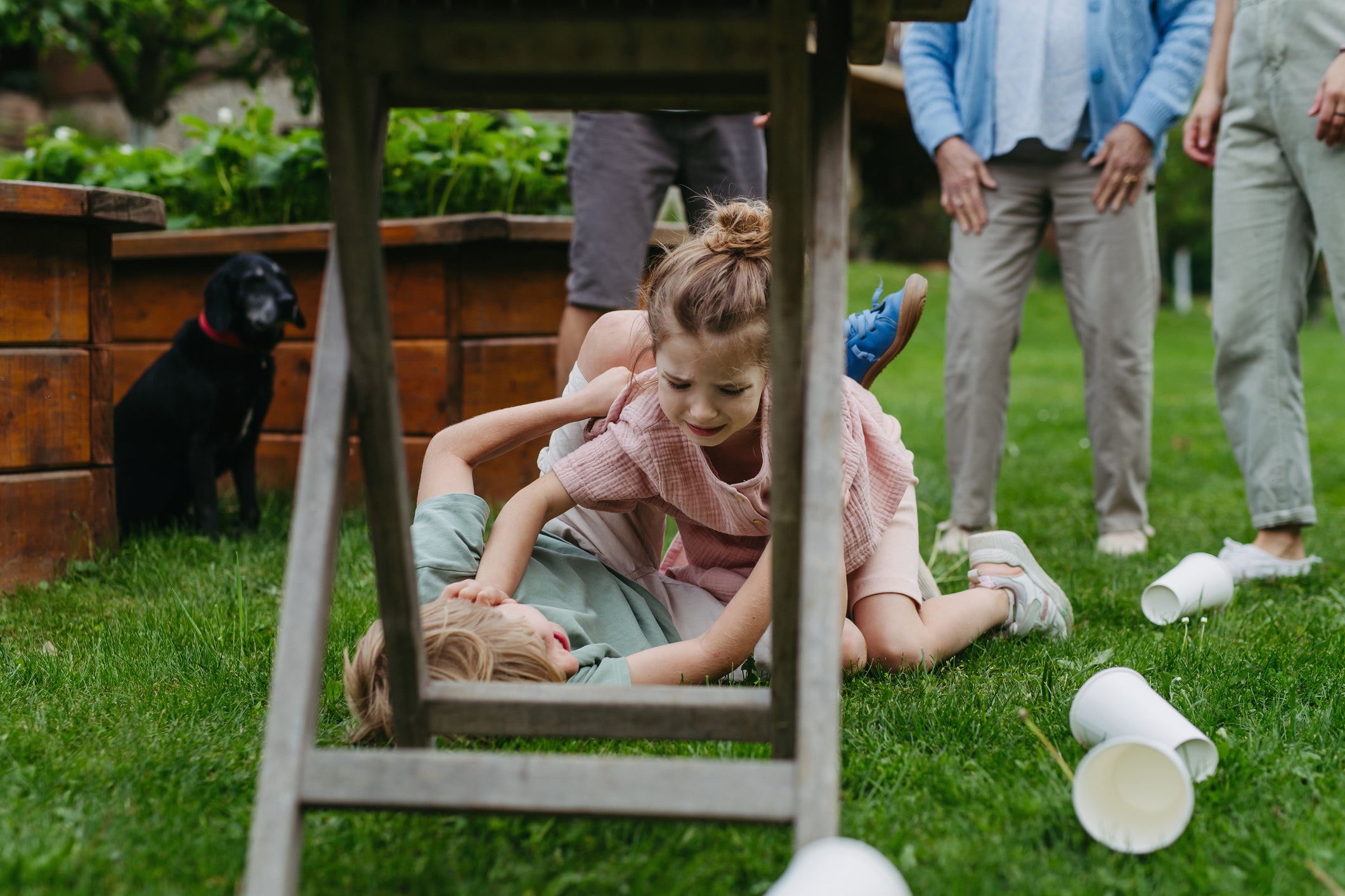 14 Dos And Don'ts For Raising Siblings Who Actually Get Along