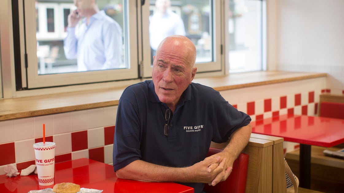 A Fast Food CEO Gave Staff $1.5M — His Reason Has People Talking
