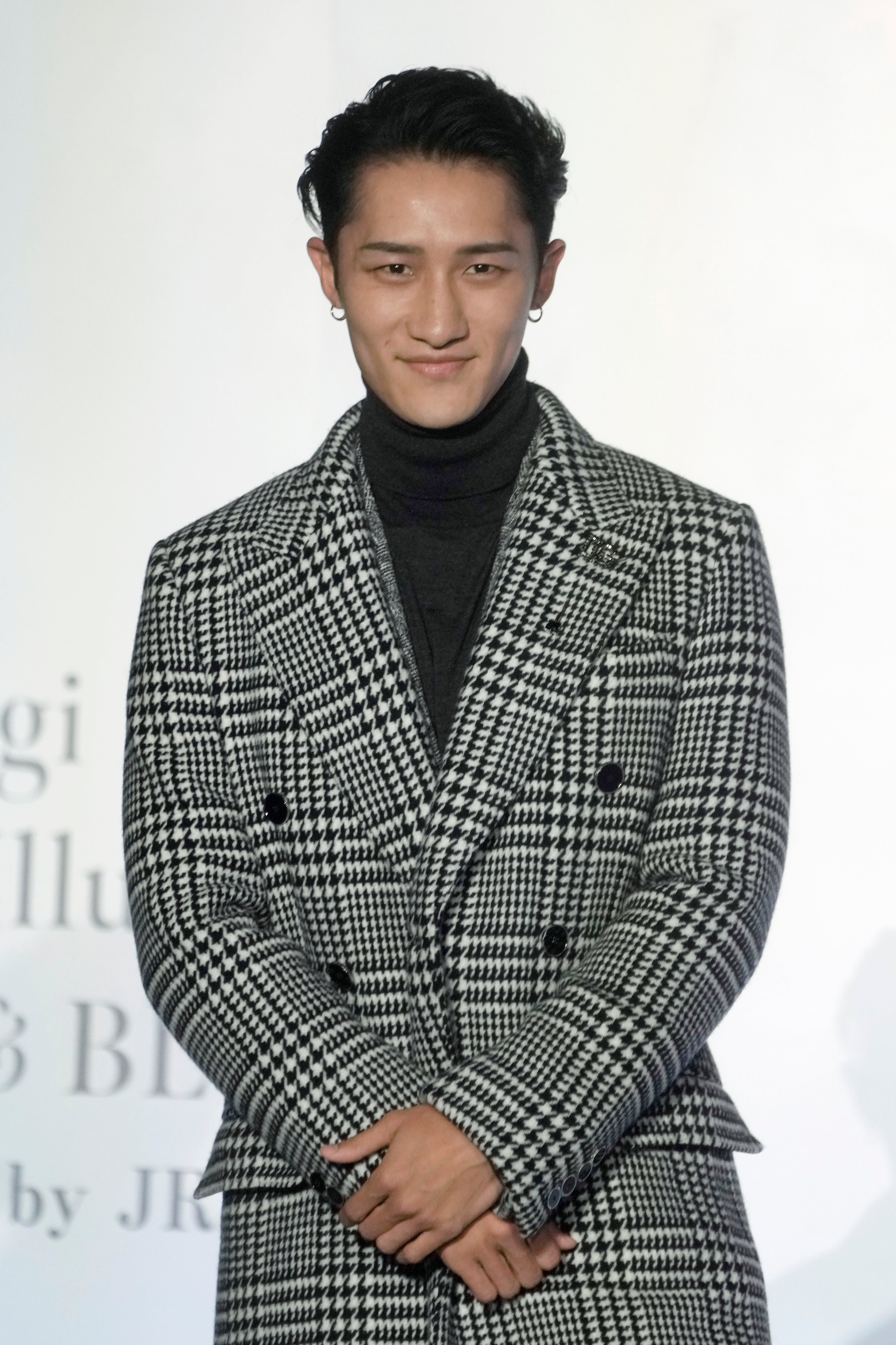 Snow Man 岩本照、人生初スキーに挑戦するも、ぎこちない滑り…からの“ドヤ顔”に「最高です」の声