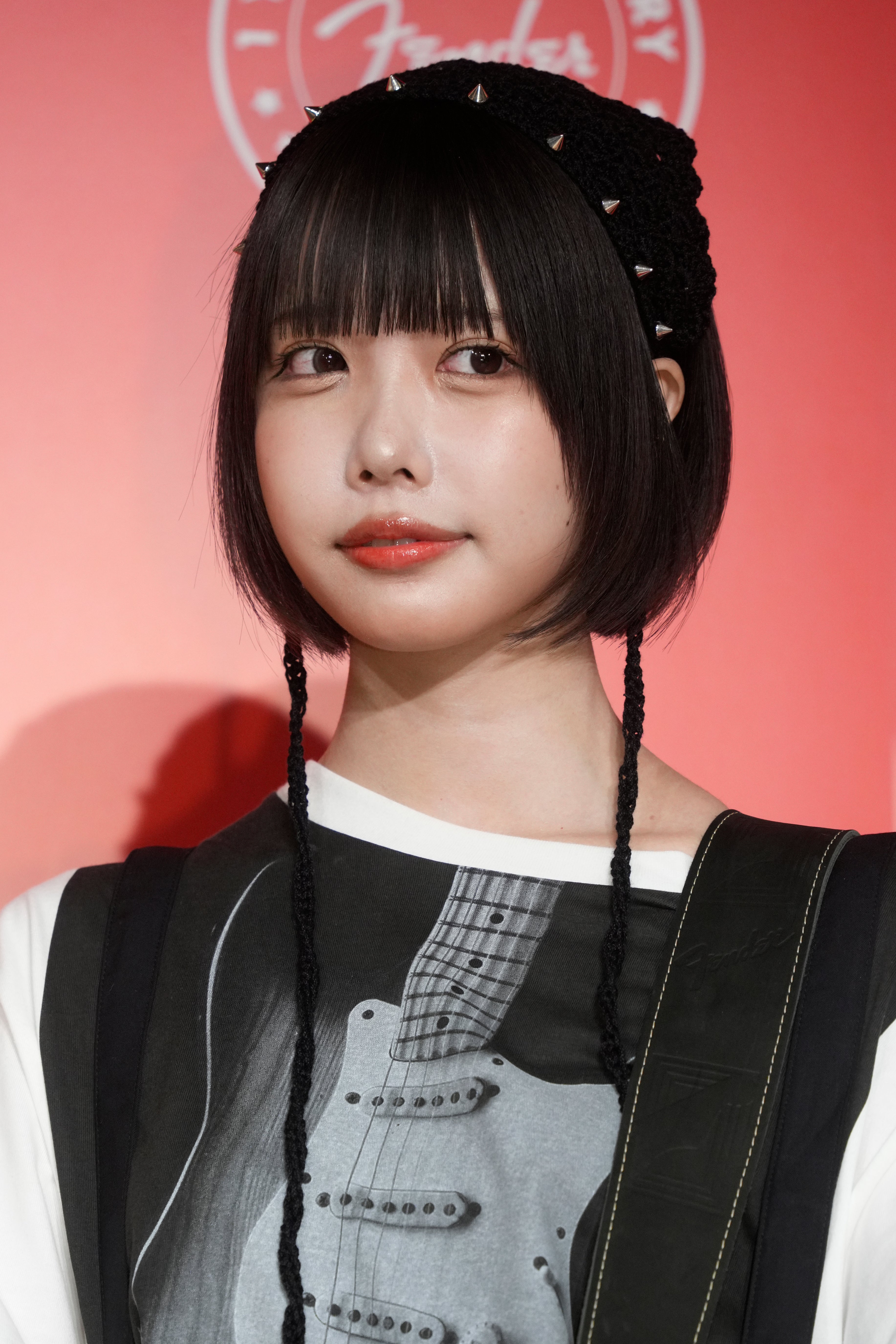 あの、新曲ビジュアルが「マリー・アントワネットすぎる」と話題。「ゴージャス」「カッコいい」の声