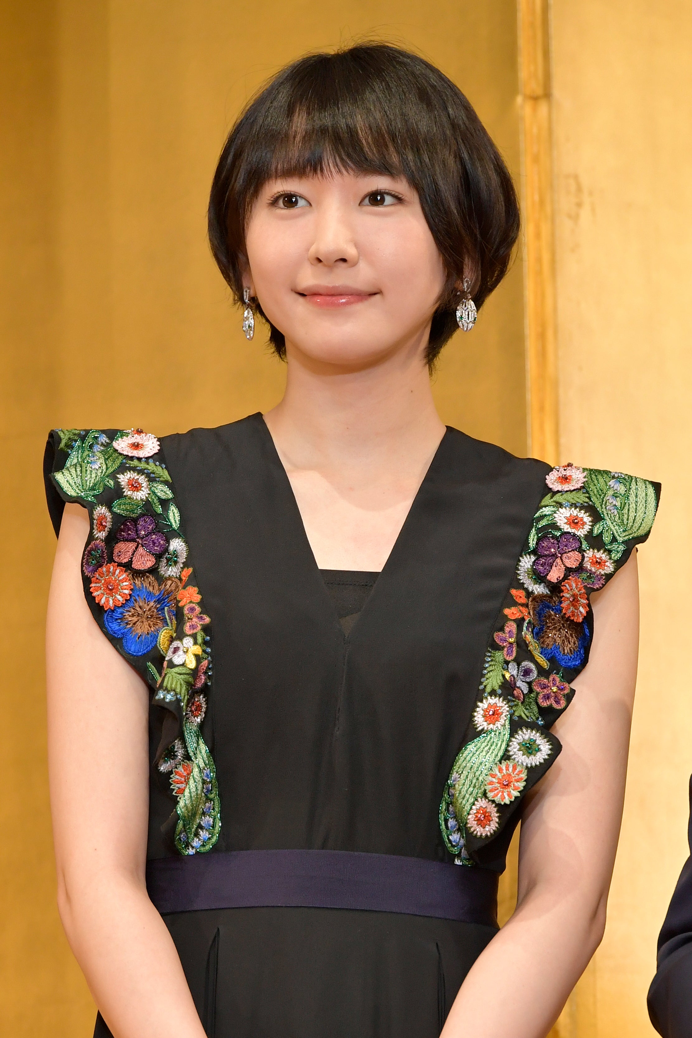 “新社会人”が劇的イメチェン⇒「新垣結衣っぽい」の声　卒業式の翌日にロングヘアをばっさり