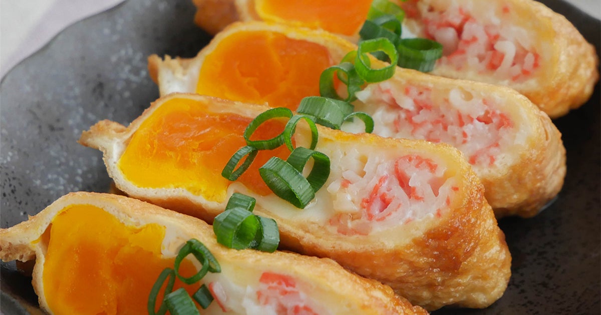 【油揚げにコレ詰めてみて】チーズと卵の黄身がとろっとあふれる！油揚げの簡単巾着レシピ3選