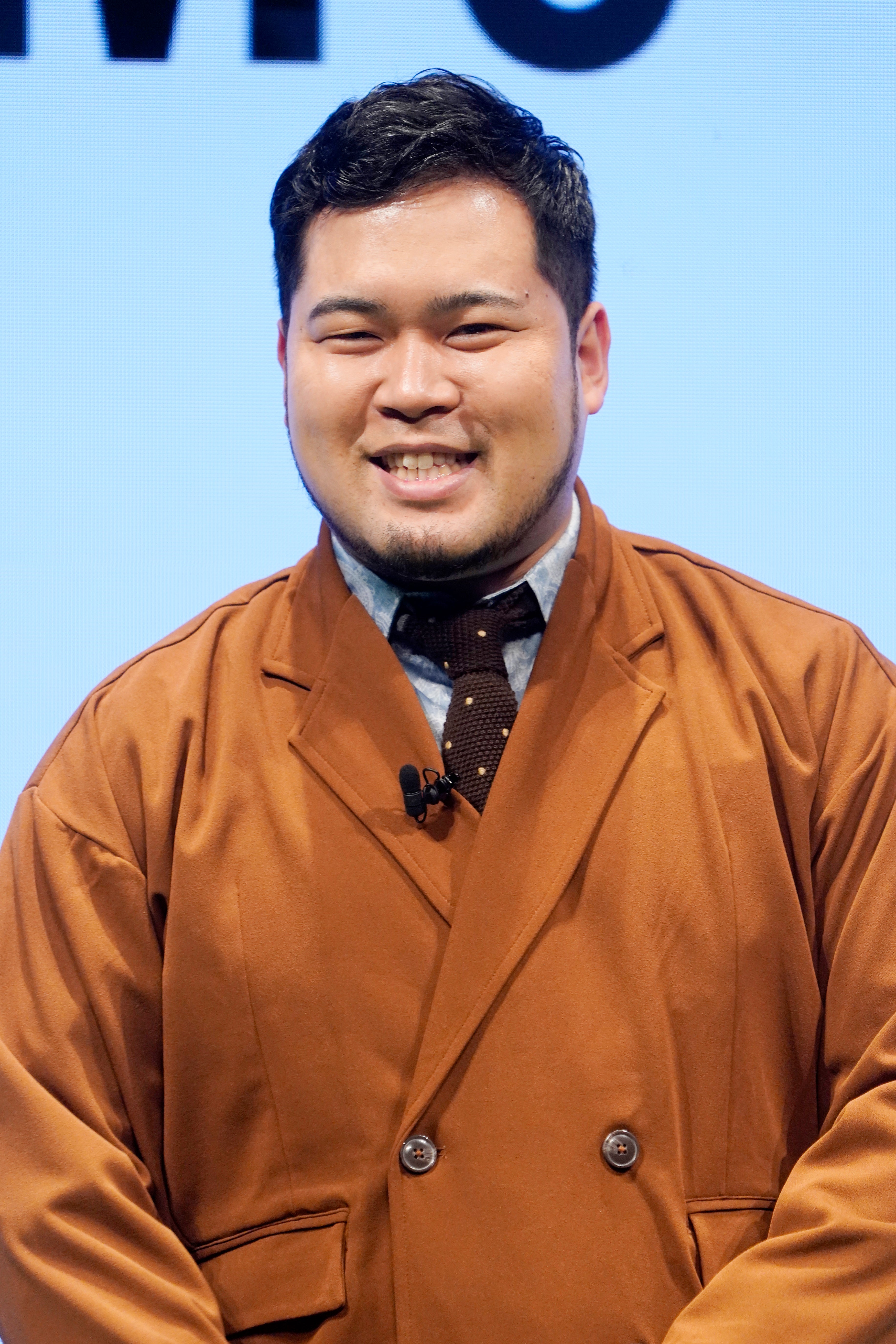 令和ロマン・ケムリ、6年ぶりに“街へのツッコミ”復活⇨コンビニでの投稿に「ブレーカー落ちないか心配」