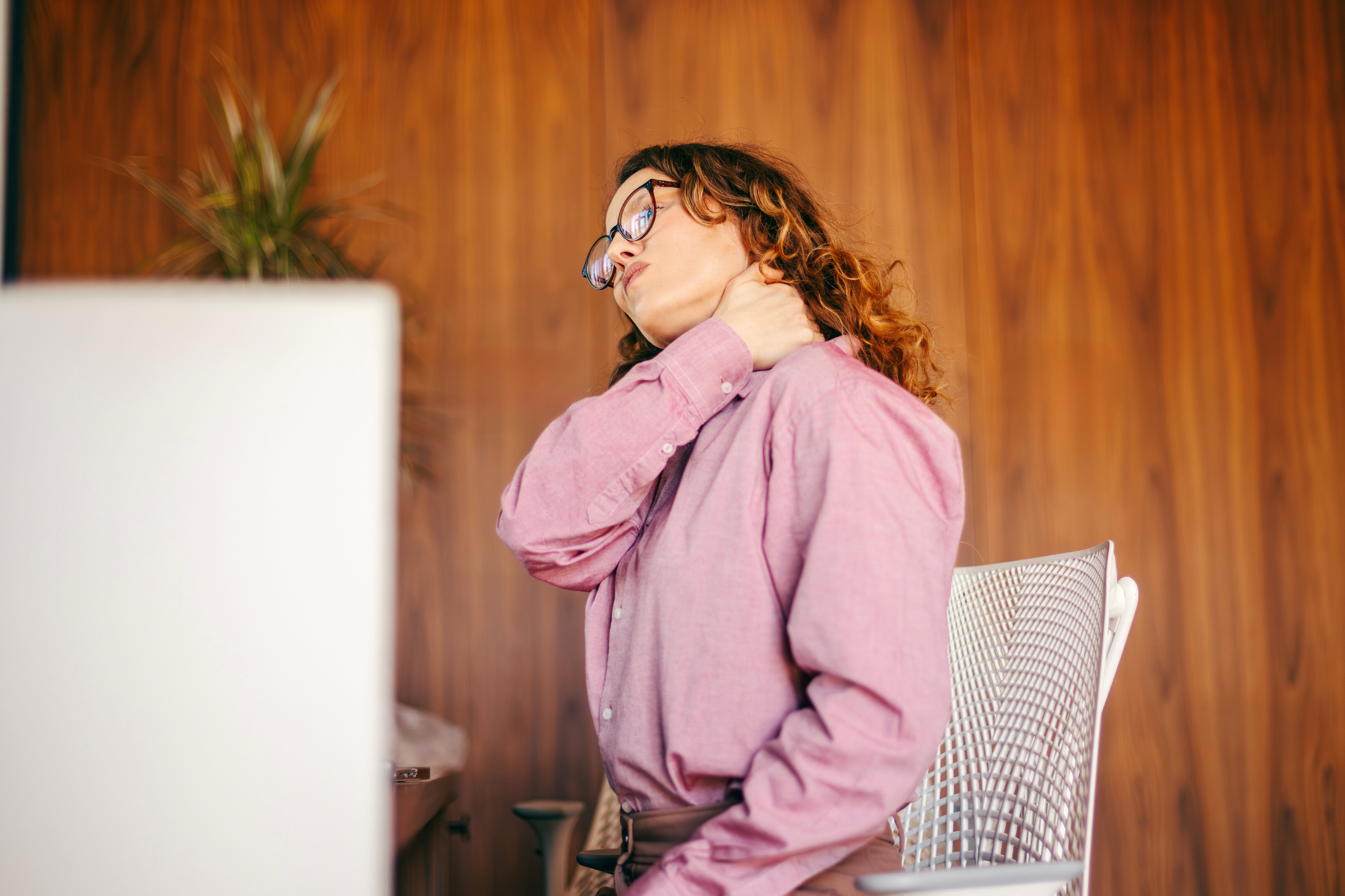 朝9時はいい感じ⇒では昼12時は...「オフィスの空気で見た目が悪くなる」説がTikTokで話題　まさかね！