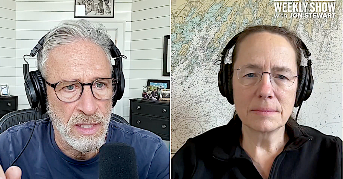 'Hoàn toàn không quan tâm' Jon Stewart tiết lộ điều khiến anh sợ nhất về Trump