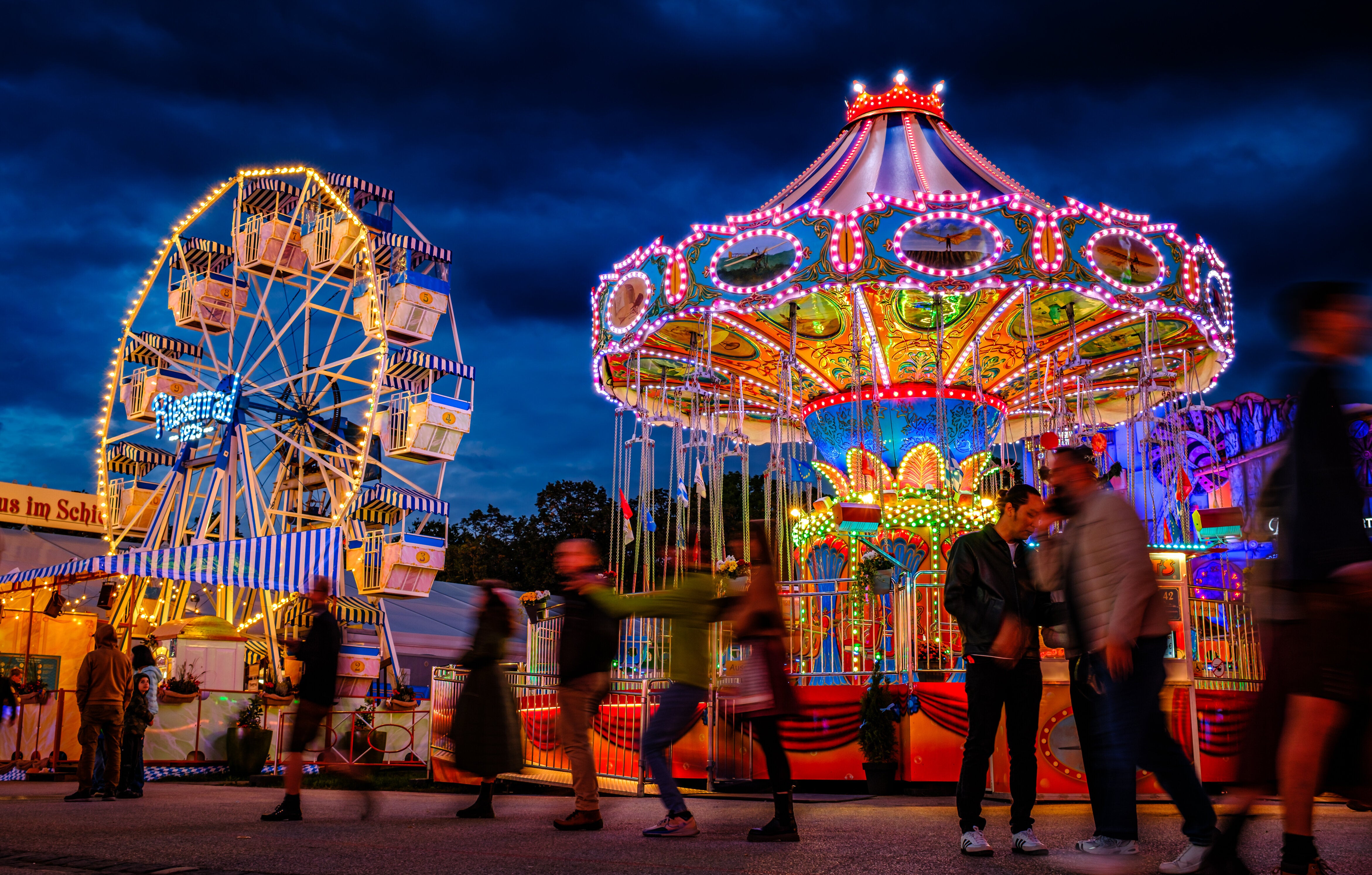 80人を乗せた観覧車が倒壊する衝撃の瞬間を記録。「乗客が異変を訴えたものの、運転し続けた」という証言も（インド）