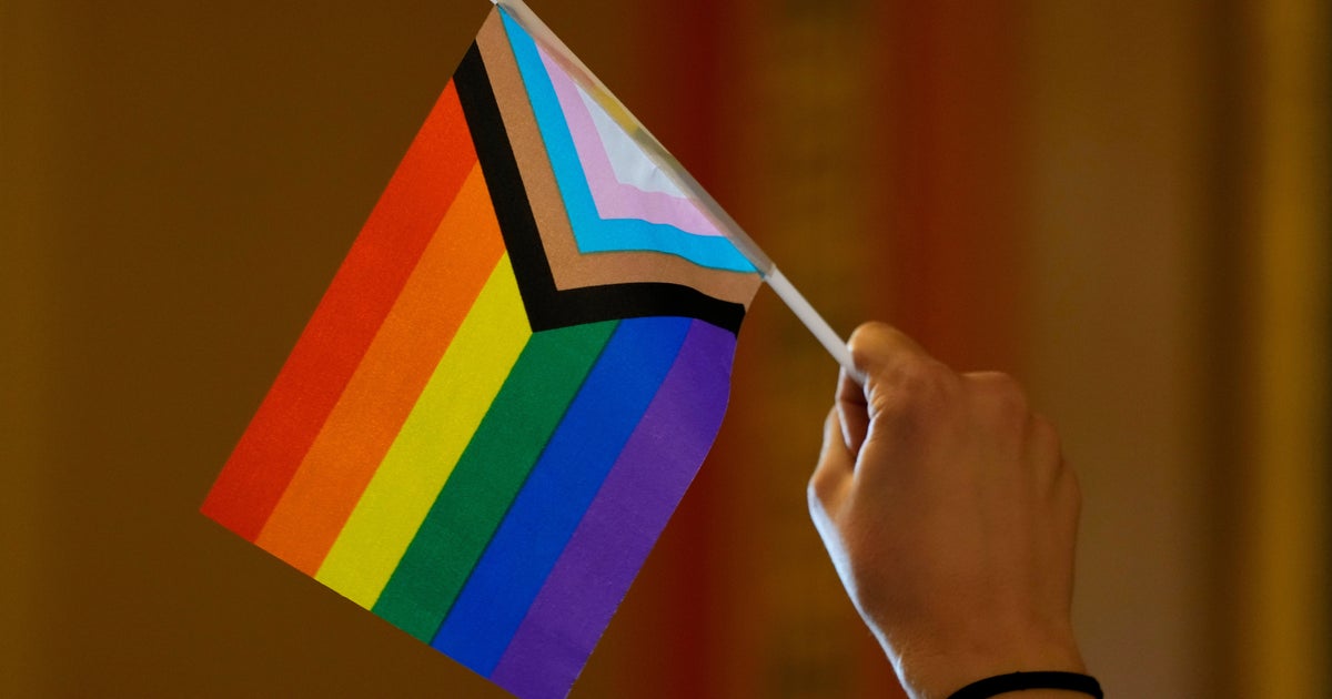 La Cour d’appel autorise l’Iowa à appliquer les restrictions sur les livres LGBTQ