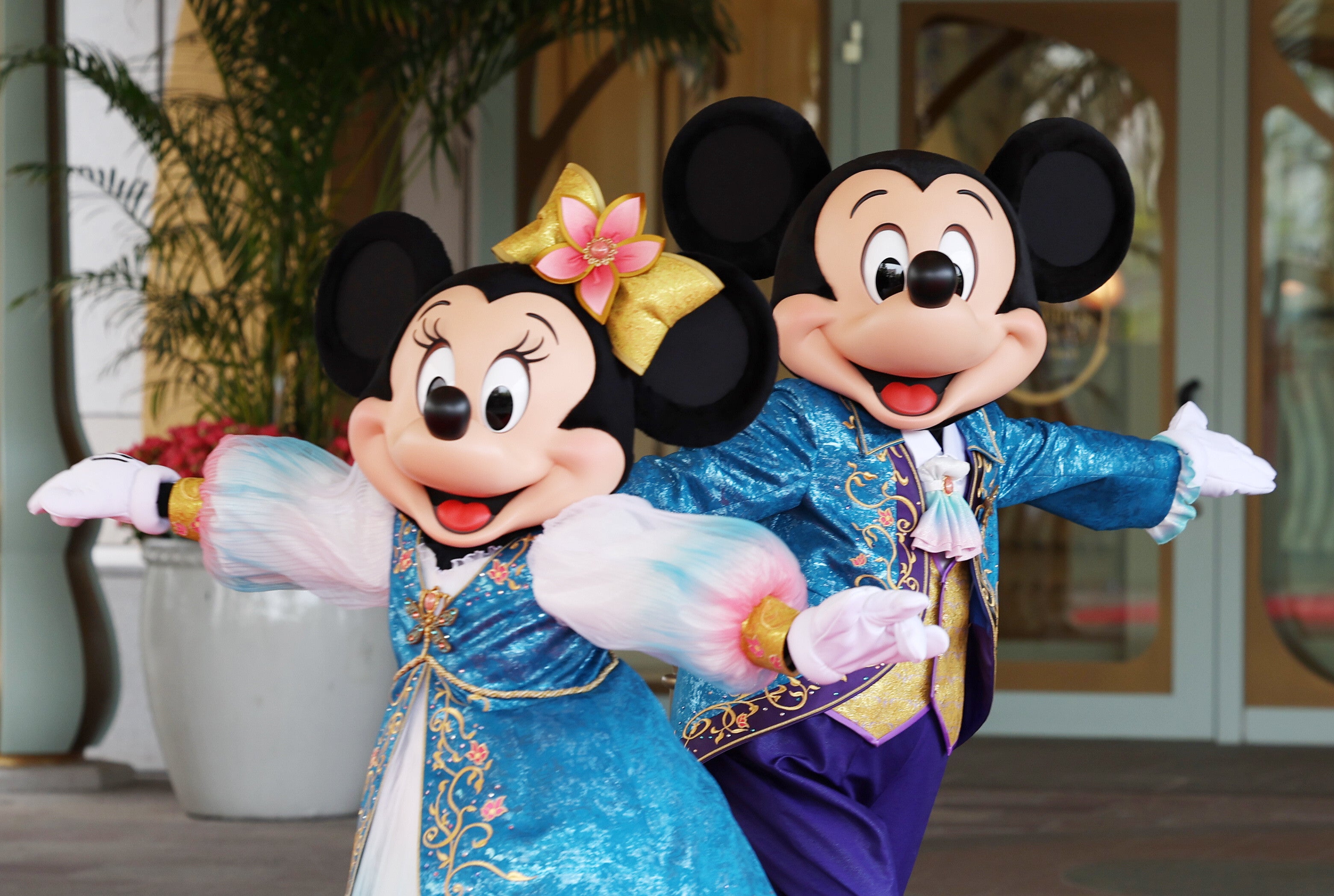 ディズニーランドで桜が咲くとこうなる→夢のような光景に「めちゃくちゃ綺麗」「すごい」の声